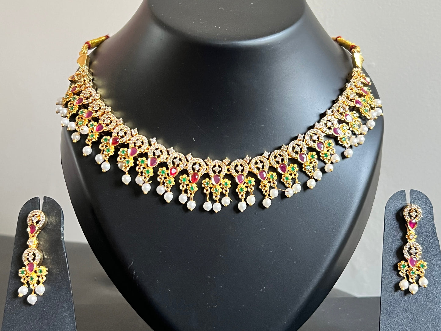 AD Pearl necklace set