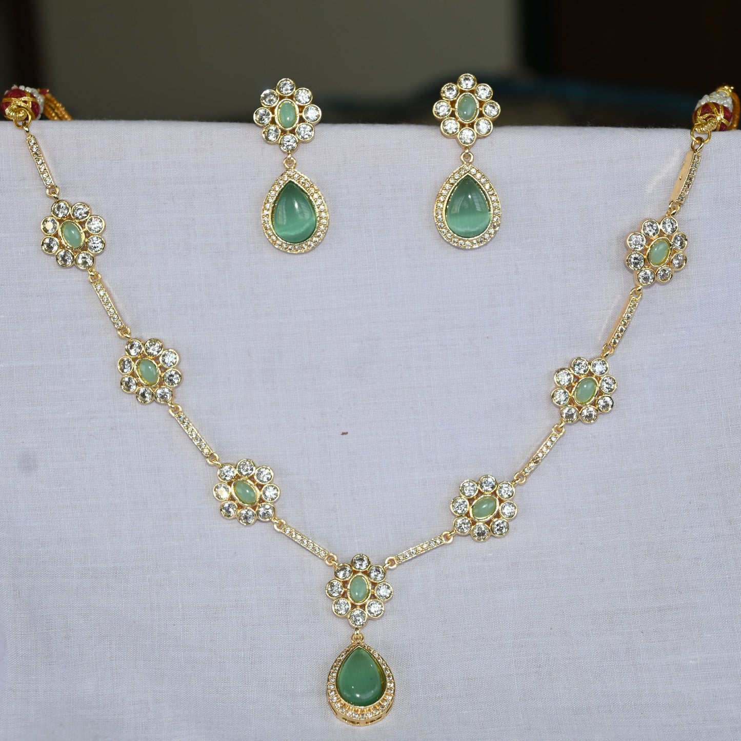 Mint Bloom Moissanite Necklace Set