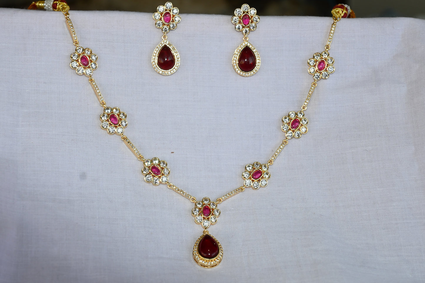 Maroon Bloom Moissanite Necklace Set