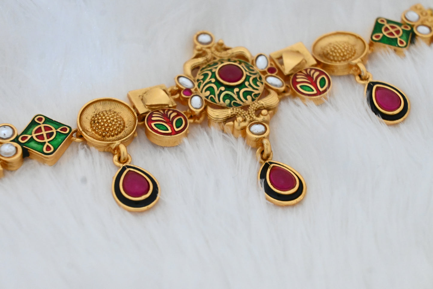 Antique Gold Kundan Choker