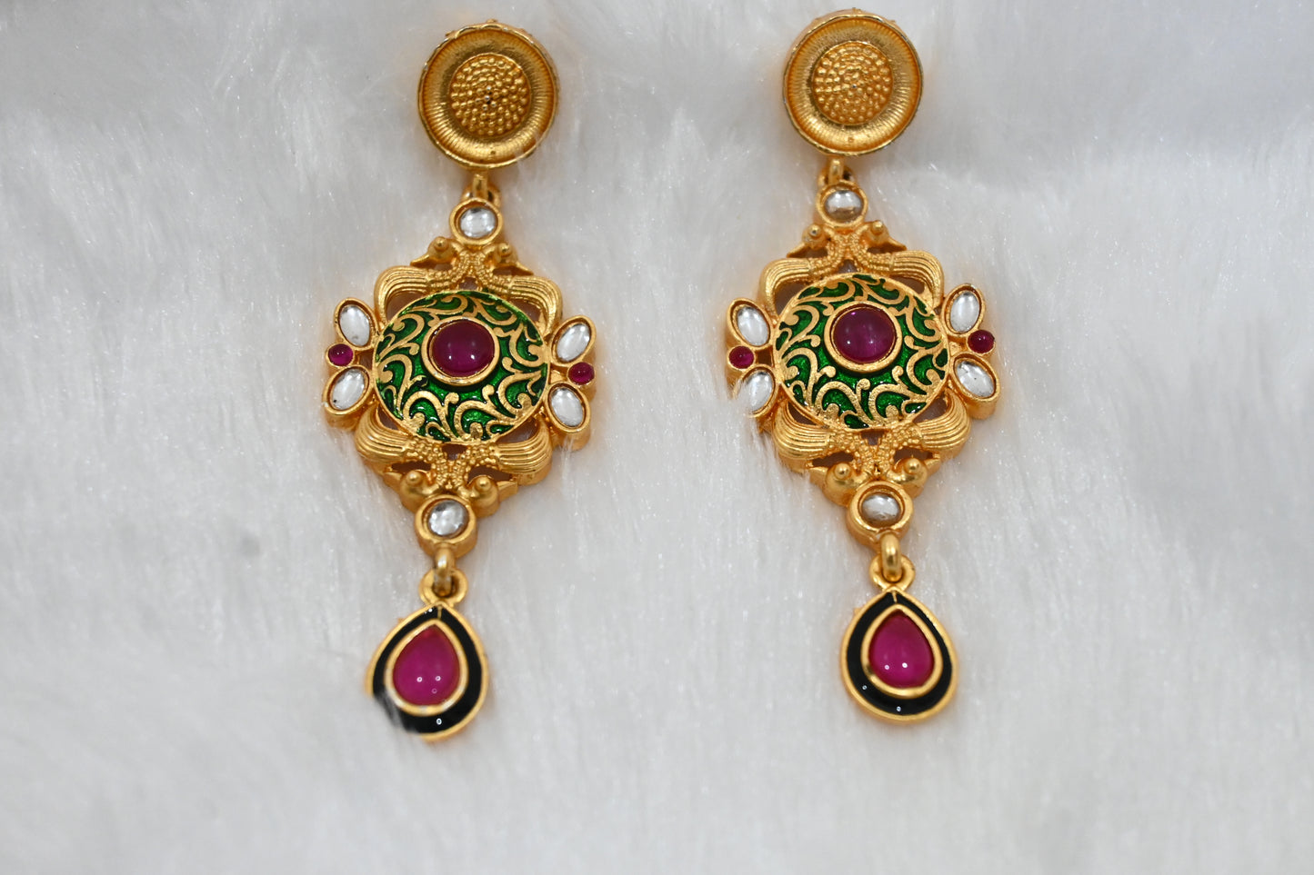 Antique Gold Kundan Choker
