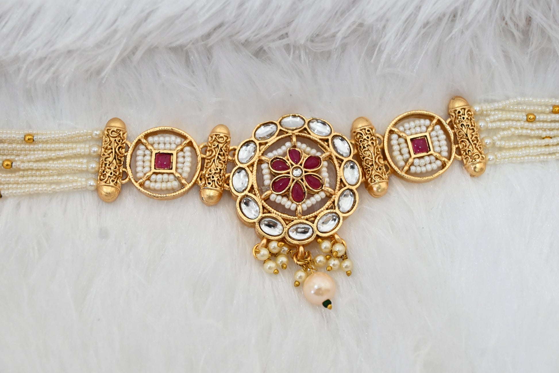 Kundan Pearl Choker Set, Traditional Choker Necklace, Bridal Necklace Set, Pearl Choker with Earrings, Wedding Jewelry, Ethnic Necklace Set, Matte Gold Choker, Floral Kundan Jewelry, Festive Jewelry, Indian Bridal Accessories.