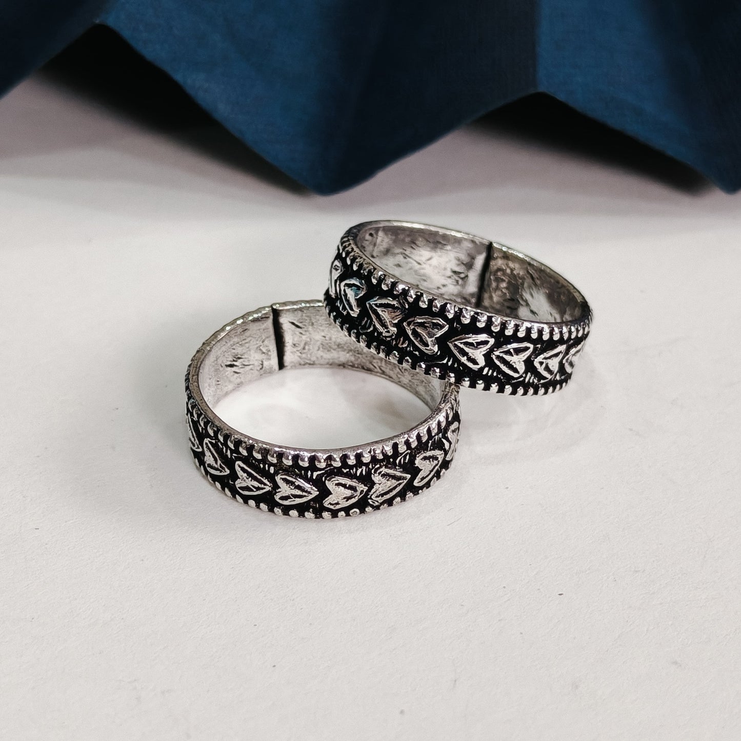 Vintage Heart Toe Rings