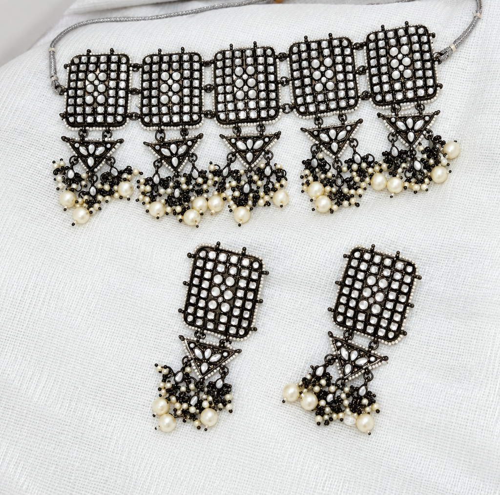 Devika Kundan Choker Necklace set