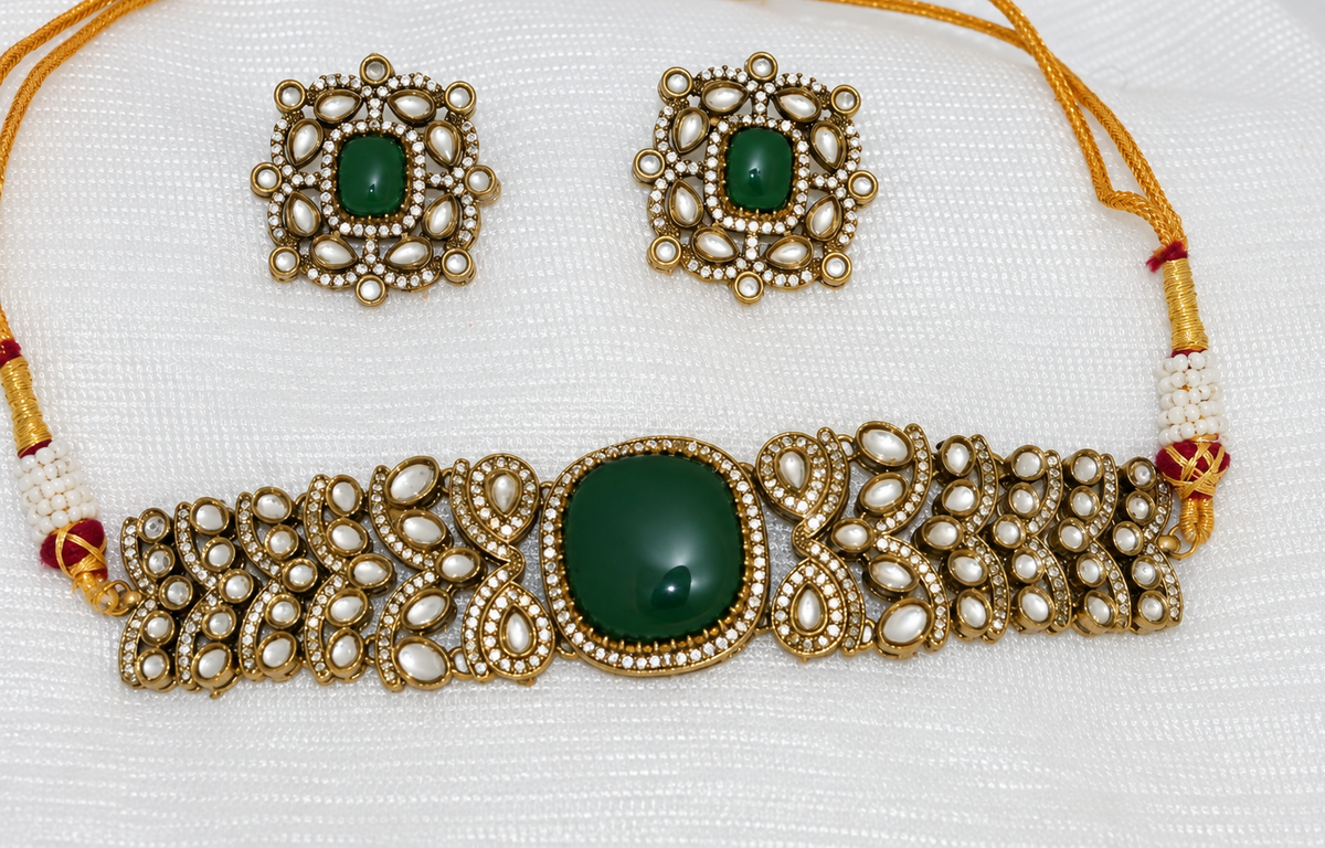 Royal Emerald Kundan Choker Set