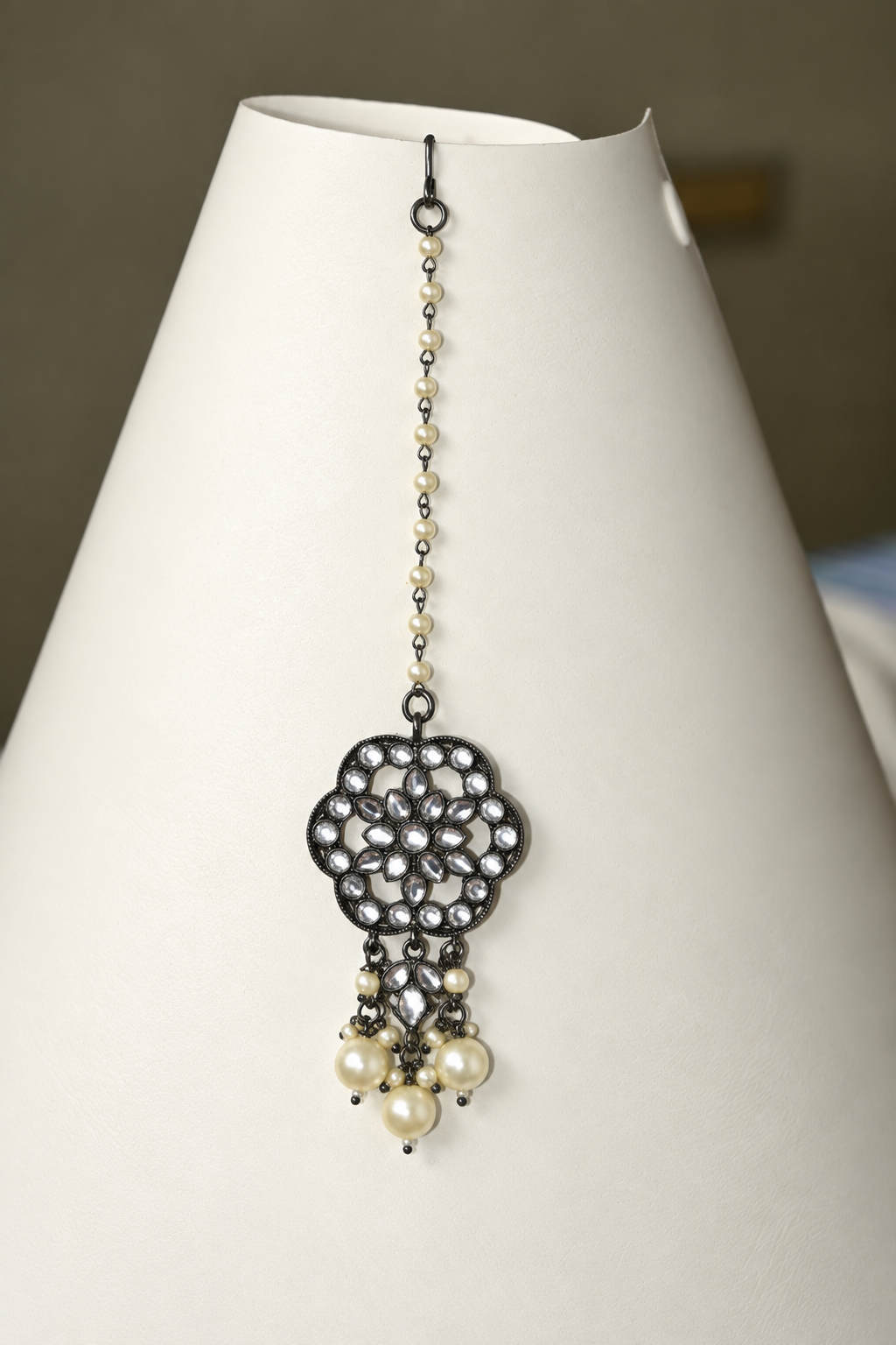 Meena Kundan Choker set with tika